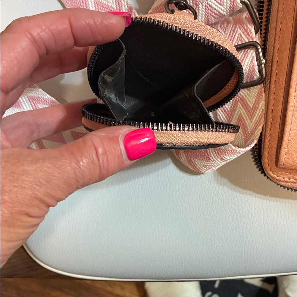 Montana West Pink and Tan Crossbody Set with Patterned Strap - Picture 2 of 5